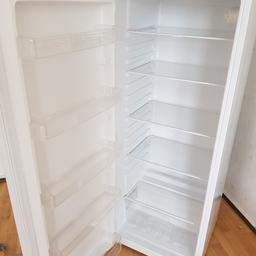 Verkaufen gebrauchten großen Kühlschrank . VB