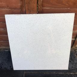White sparkle, 600x600cm
8 tiles