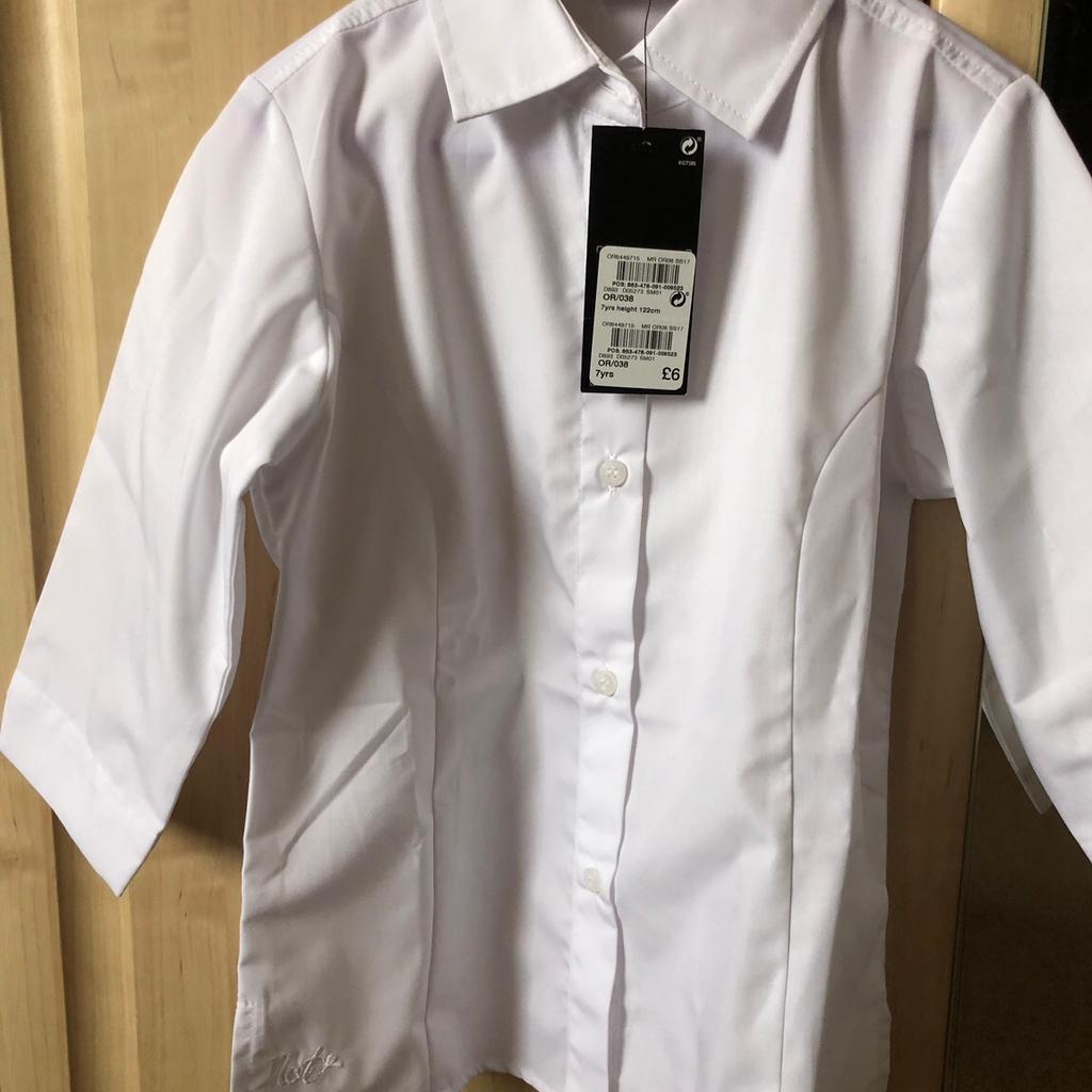 Brand new school blouse from next
Size - 7 years old