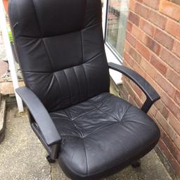 Black office height adjustable swivel chair


