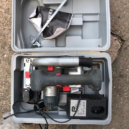 Battery circular saw 

1 battery and charger and straight edge 

Had little use

Ideal for light use 

Includes manual 

In a plastic storage box with handle 

Cash on collection from near Selby 

Local delivery available
