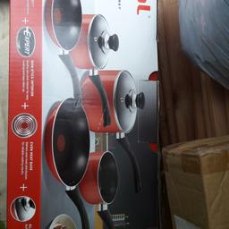 BNIB 5 piece red saucepan set with glass lids

collection from wd18 or wd25