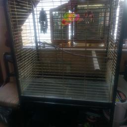 large cage... like new ..with wheels. 150 / 90 / 60 cm.... 5F / 3F / 2F....