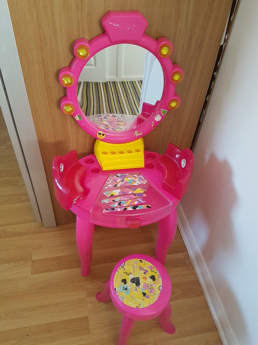 Barbie dressing table in London Borough of Havering for £10.00 for sale
