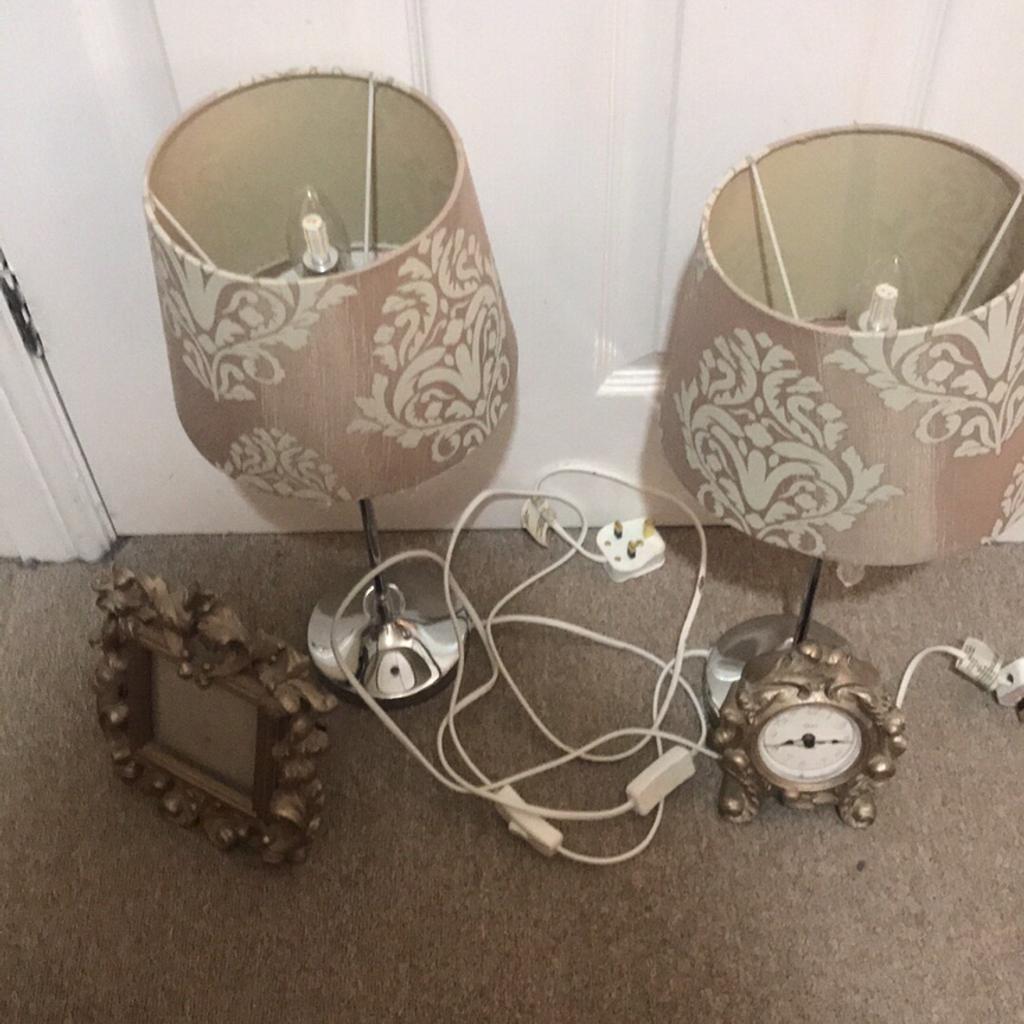 2 dunelm lamps and next clock and photo frame in PR2 Preston für 20,00