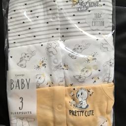 Brand new still in the wrapper 3 pack of sleep suits with built in scratch mitts never opened
First size
