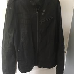Immaculate condition, never been worn. Was a Xmas present but not my style. Size in pics