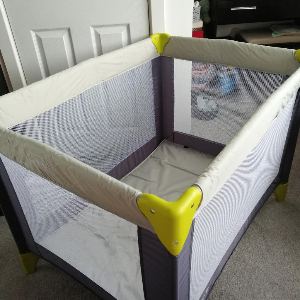 Cuggl grey outlet travel cot