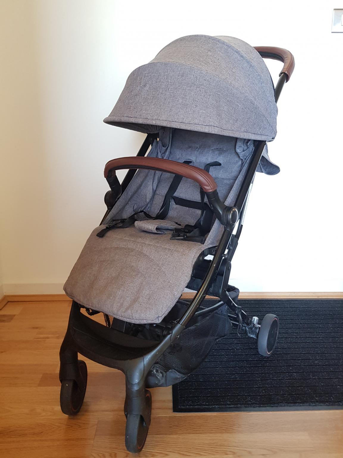 Lightweight stroller Hamilton Turnberry in SE8 Greenwich for 30.00 for sale Shpock