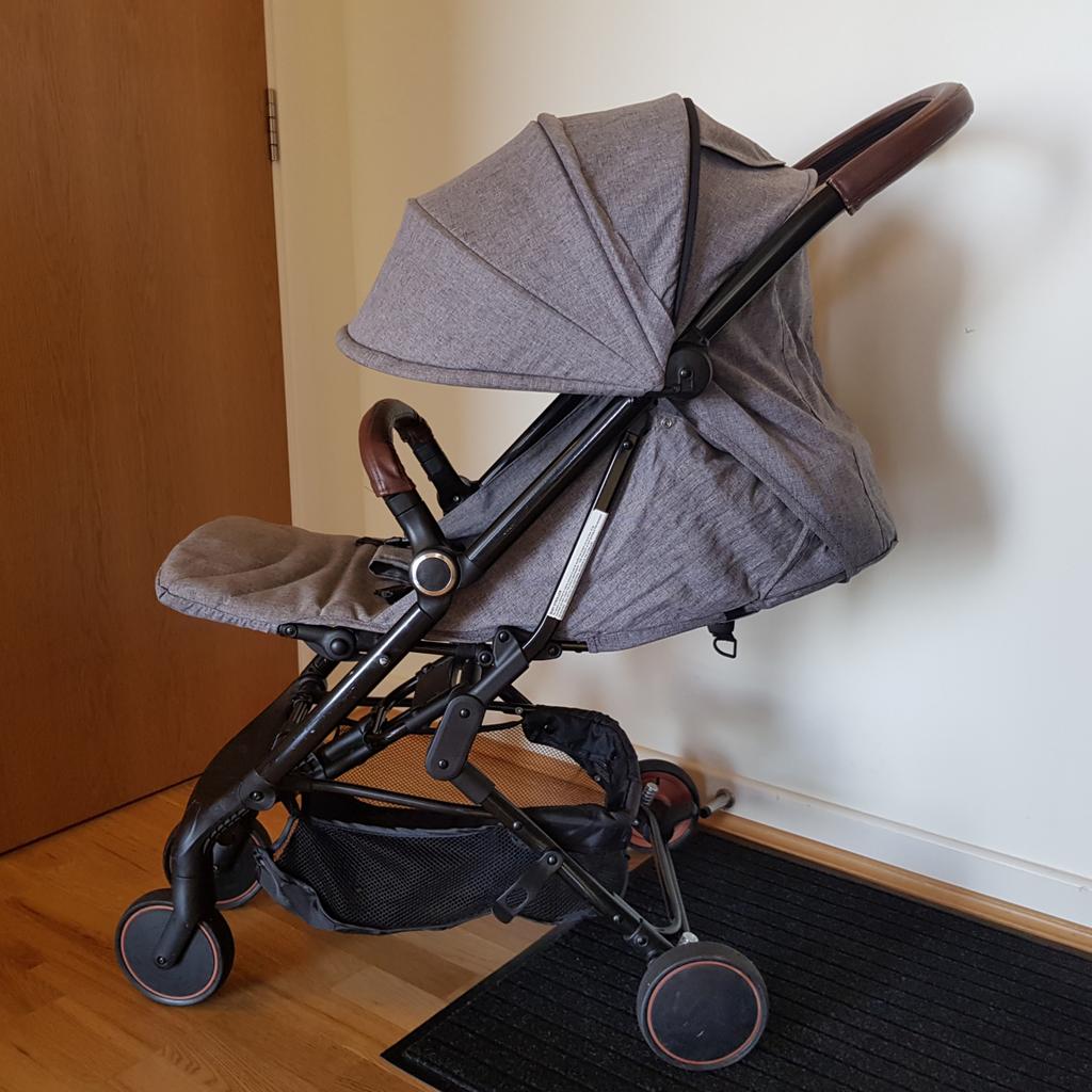 Lightweight stroller Hamilton Turnberry in SE8 Greenwich for 30.00 for sale Shpock