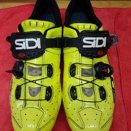 Sidi Dragon Rennradschuh
Kohlefaser Sohle
Drehverschluss
super halt im Schuh
gr. 44