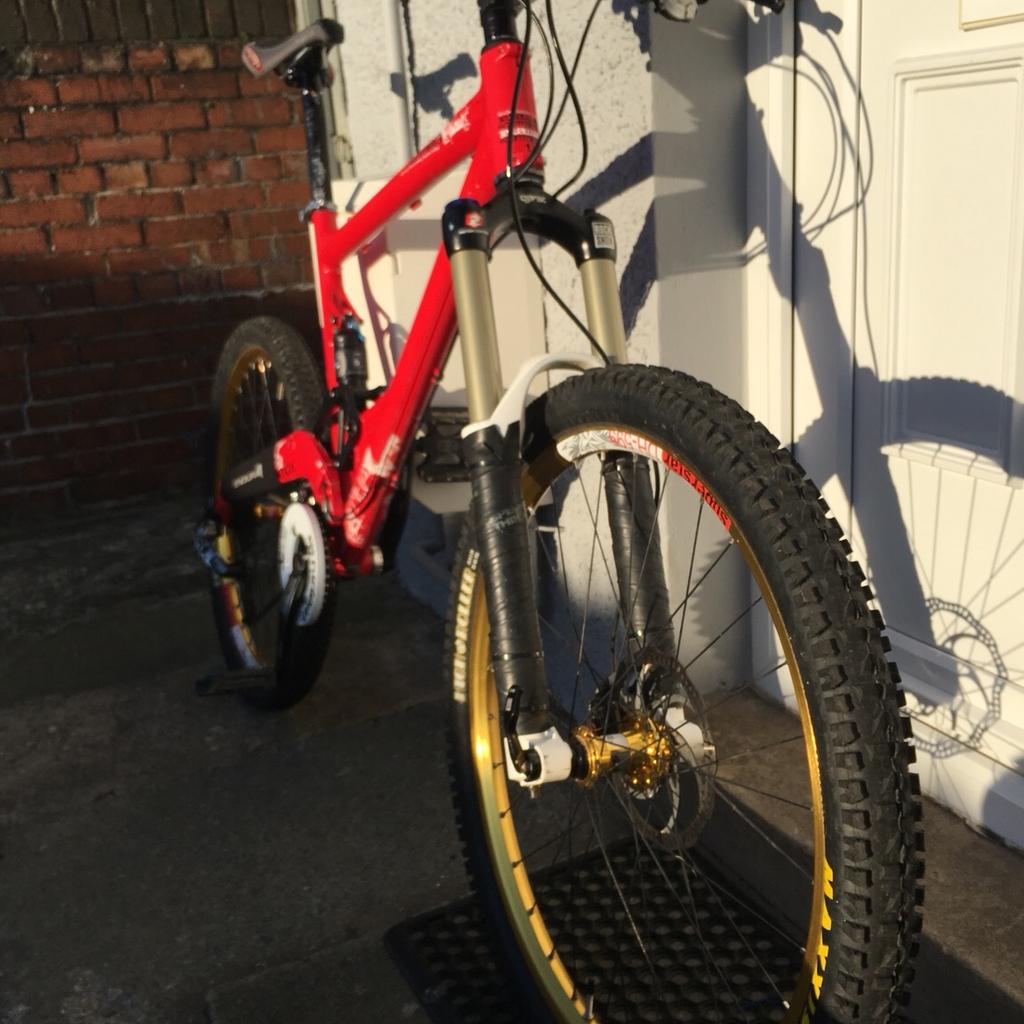 Commencal Meta 6.2 Downhill All Mountain bike in LL31 Junction for £395