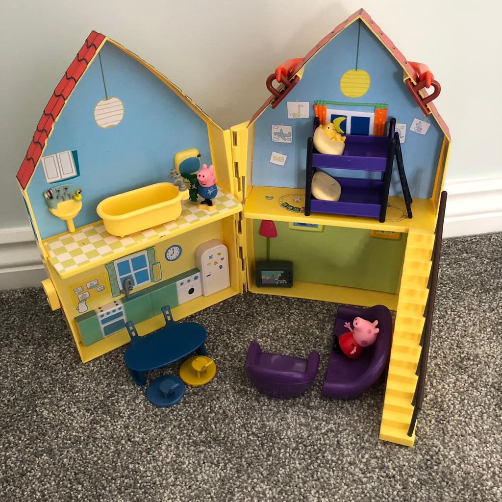 Peppa pig house play set in Wakefield for £12.00 for sale | Shpock