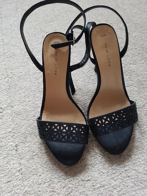 Buy & Sell Leicestershire Charnwood - Photos for BLACK STRAPPY SANDALS SIZE 4