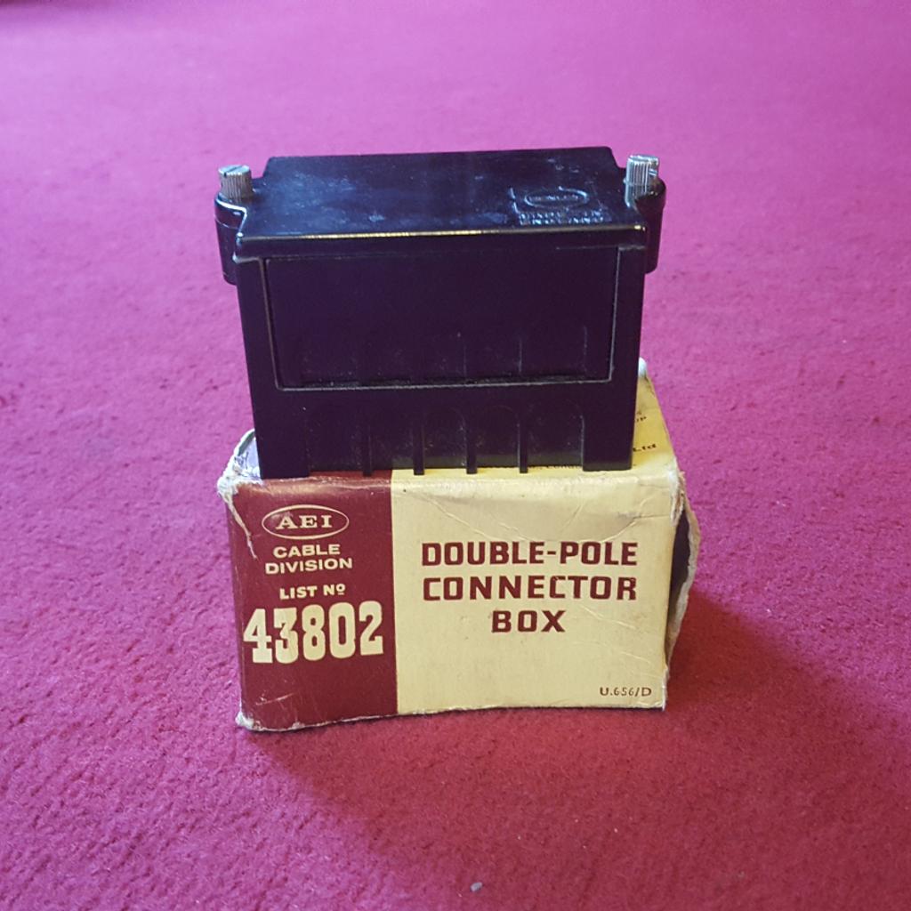 Henley Block Double Pole Connector Block. in TN23 Ashford für 8,00