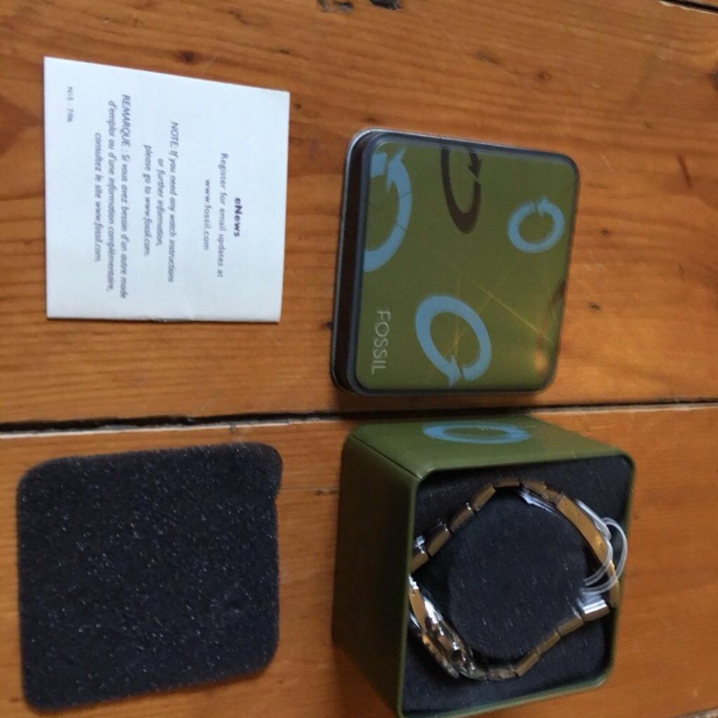 Brand New & Boxed
Mens Fossil Chronograph Watch
100 Meters
Complete with Tags and Booklet
Received as a gift and never used.
Comes in a nice Presentation Tin.
Will need a battery
£110