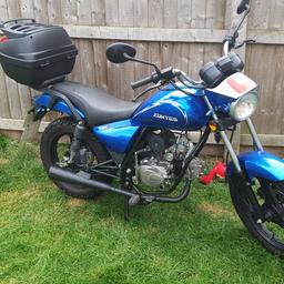 Bike is in great condition 
New battery 
Very good tyres 
4 speed manual (Geared)
50cc moped
Top box 
Alarm 
Only 3000 miles 
Mot June 2020
LED indicators 
V5 present 
Great for any 16yr old that doesn't want a scooter .