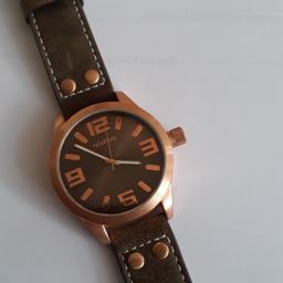 Neue Damenuhr der Marke OOZOO Farbe braun/kupfer. Uhr wurde noch nie getragen; muss nur eine neue Batterie rein