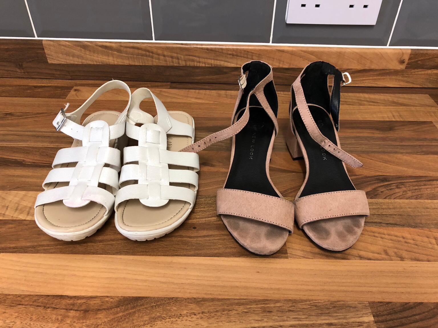 Girls size 2 sandals shoes in B70 Sandwell für £ 4,00 zum Verkauf