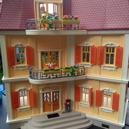 Playmobil 5302 doll house Grande Mansion. Complete house with furniture, accessories, figures and many extras (see pictures).