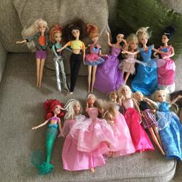 I’m selling 16 dress up dolls and some extra bits ,my granddaughter as had loads of fun with them ,you can brush there hair into different stills