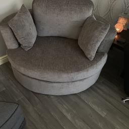 Clean large swivel very comfy only selling due to getting bigger sofa and now don’t fit
Collect for 80 
