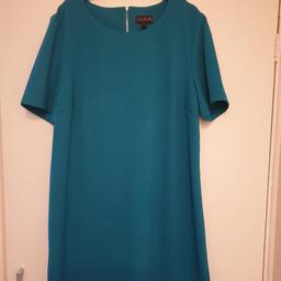 Long tall sally dress. 
Never worn but tags removed.

Perfect condition

From pet free, smoke free home

Collection from TF1