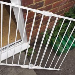 Lindem stair gate adjustable width with fittings