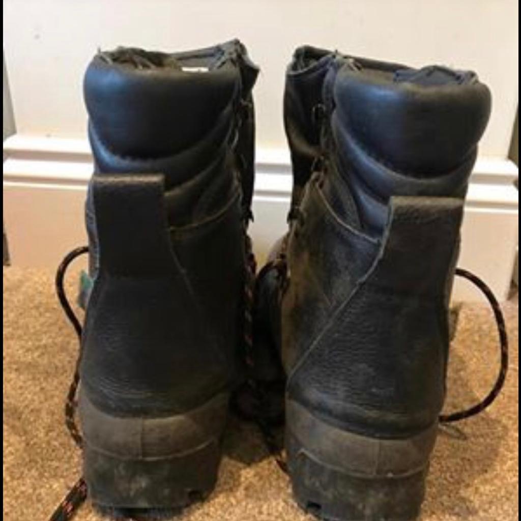 Elten hot sale chainsaw boots