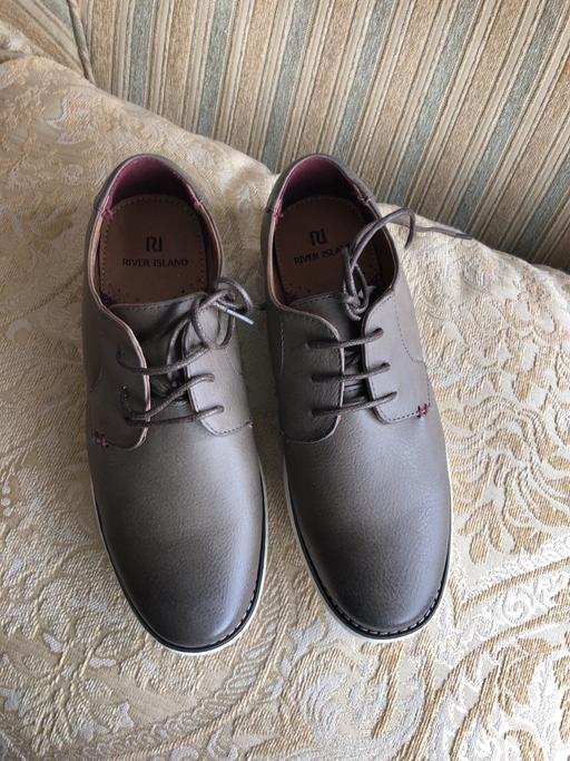 Buy & Sell North London Osidge - North London - Photos for River Island Boys Leather look Shoes Size 4