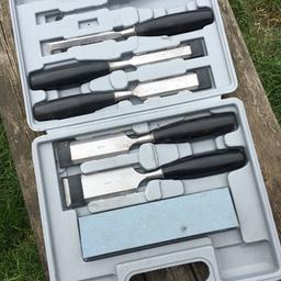 Set of 5 chisels and double grit sharpening stone.
Ranging from 0.5 Inches to 1.5 Inches