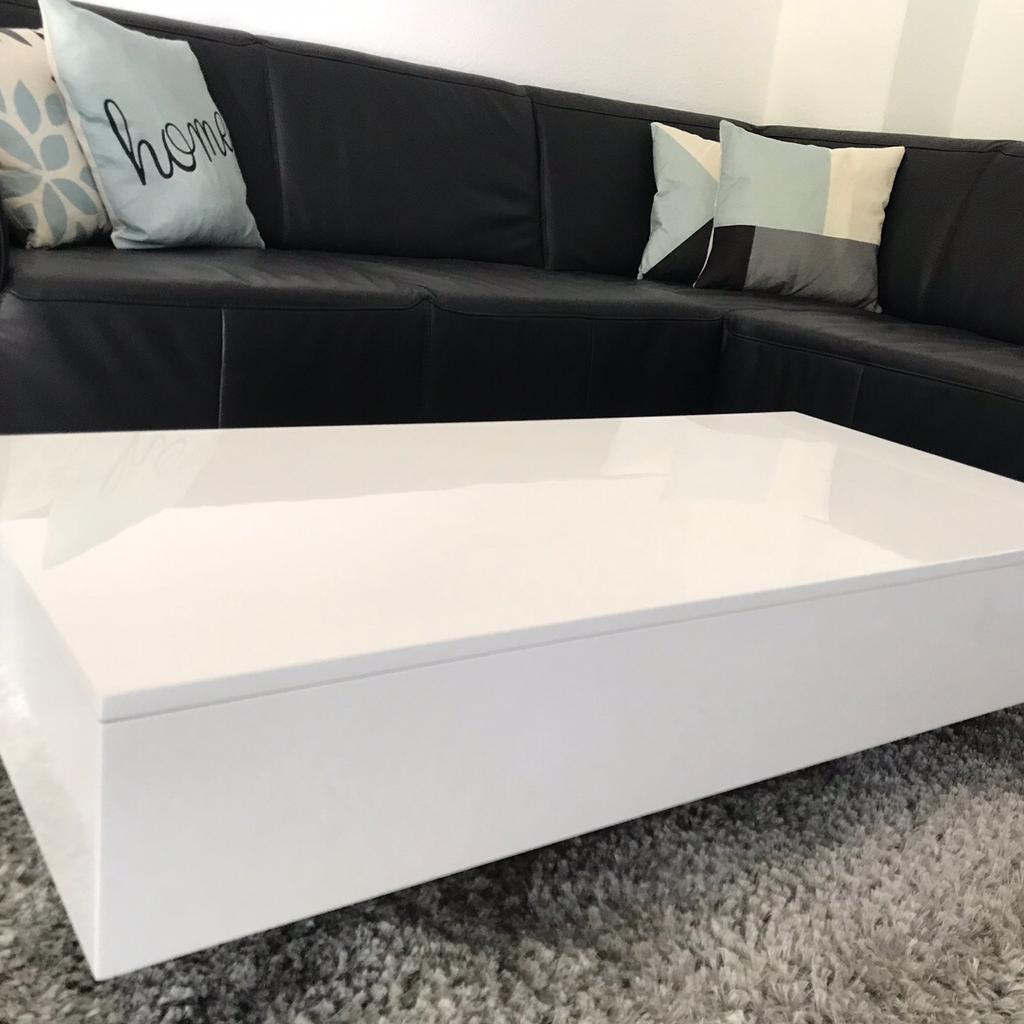 Wunderschne Poco Couchtisch Weiss Hochglanz Ebenbild
