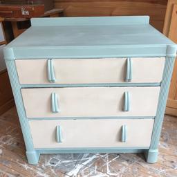 Preloved, refurbished solid wood chest of drawers.
Painted in Duck egg & Antique white. Sealed with wax.
H 29”... W 31”... D 19”
CV21