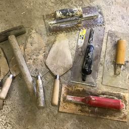 Selection of trowels
4 x finishing trowels
2 x large brick trowels
2 x small brick trowels
1 wooden stake

Collection from Walton