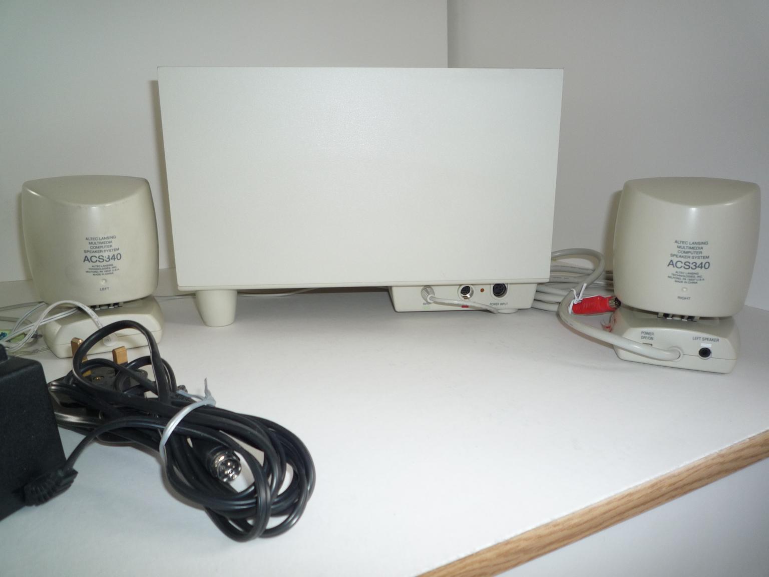 ALTEC LANSING Computer Speaker System ACS340 in CR0 London for £10.00