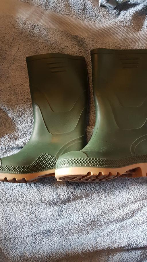 Buy & Sell Ocker Hill Sandwell - Photos for size 11 kids