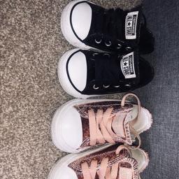X2 pairs of girls converse.
Rose gold & black glitter
Size 5
Come with their boxes.
Will sell separately.
Sensible offers please.