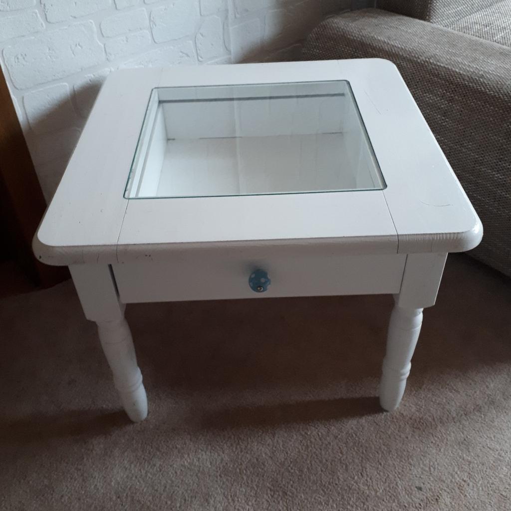 toller Ikea Tisch mit Schublade und kleine Gl in 57635 Weyerbusch für 25,00 € zum Verkauf