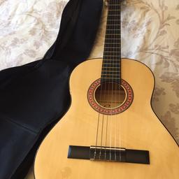 Model DAG-IN-36
E-031164-5-0748
6 string Right Handed.
In a very good condition.
Slight signs of wear on edges. 
Comes with carry case.