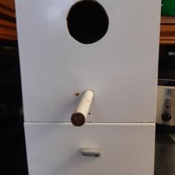 3 breeding boxes, suitable for cockatiels, parakeets etc, not made of wood so are lighter in weight and wipe clean, all 3 breeding boxes are the same 10 for the 3