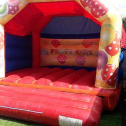 party time bounce  in very good condition  15/15 4pegs and blower