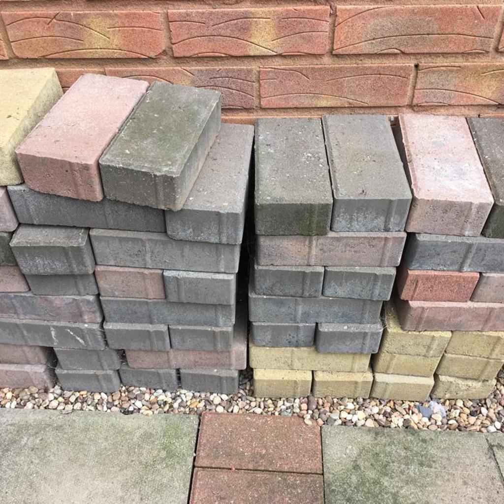 Block paving blocks free to collector in WS15 Lichfield für gratis
