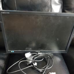 Samsung 24" Monitor in working order come with cables (not hdmi)