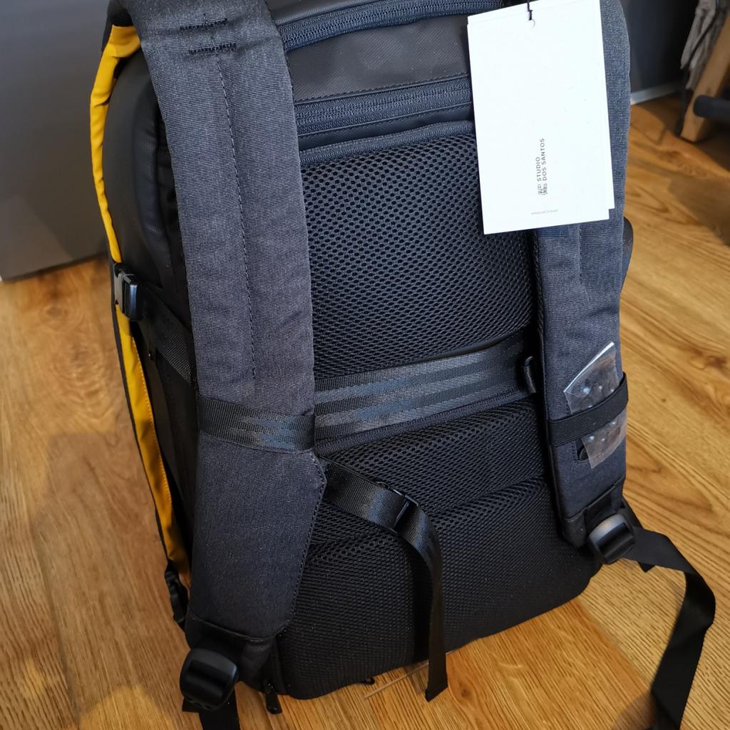 Numi solar backpack sales