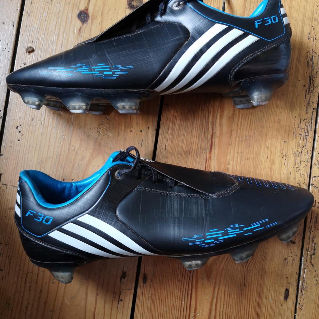 Football boots metal on sale blades