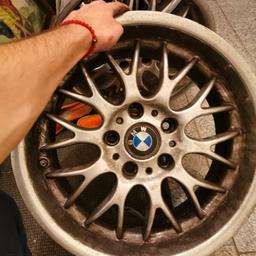 Verkaufe gut erhaltene BMW original Felgen
Haben paar Bordstein Kratzer nix schlimmes
Ansonsten sil