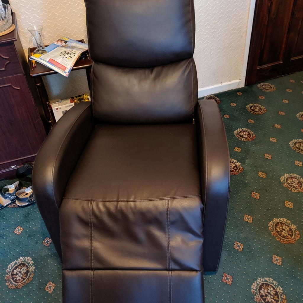 Melbourne dual motor riser recliner REDUCED in BB3 Darwen for £100.00
