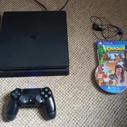 ps4 with 1 controller and gta 5 no case and crash bandicoot