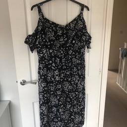 Brand new no tags

Not been worn brand new condition

Collection thurnscoe