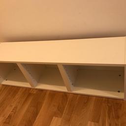 Ikea Billy Modell

Weiß

mit drei Fächern

Maße (H/T/B): 35cm, 28cm, 120cm

sehr gut erhalten